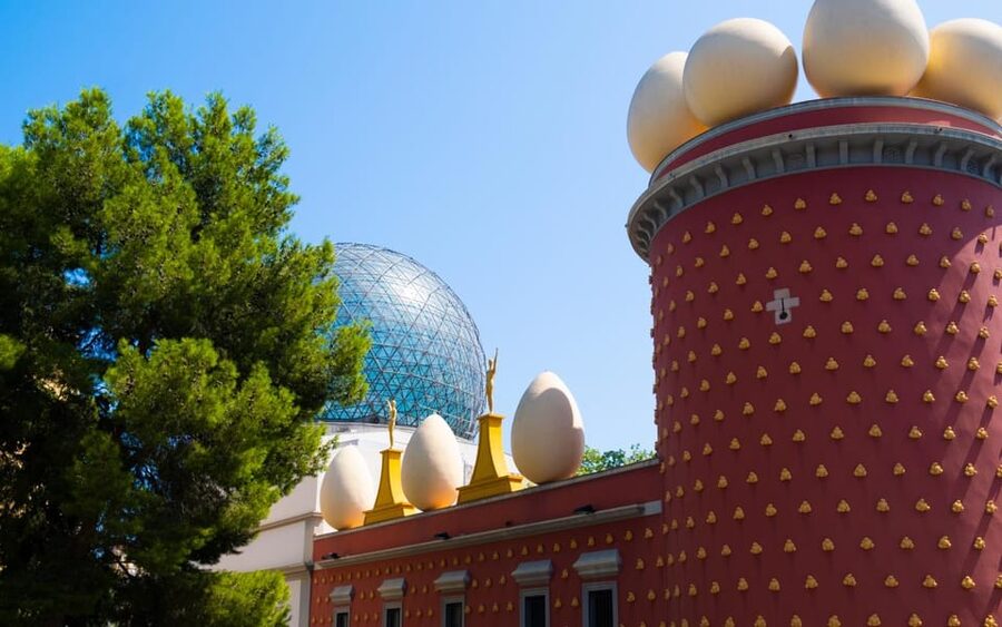 From Barcelona: Girona, Figueres, Dalí Museum, and Cadaqués - Getting to the start: Plaça dAnna Lizaran and a schedule that runs