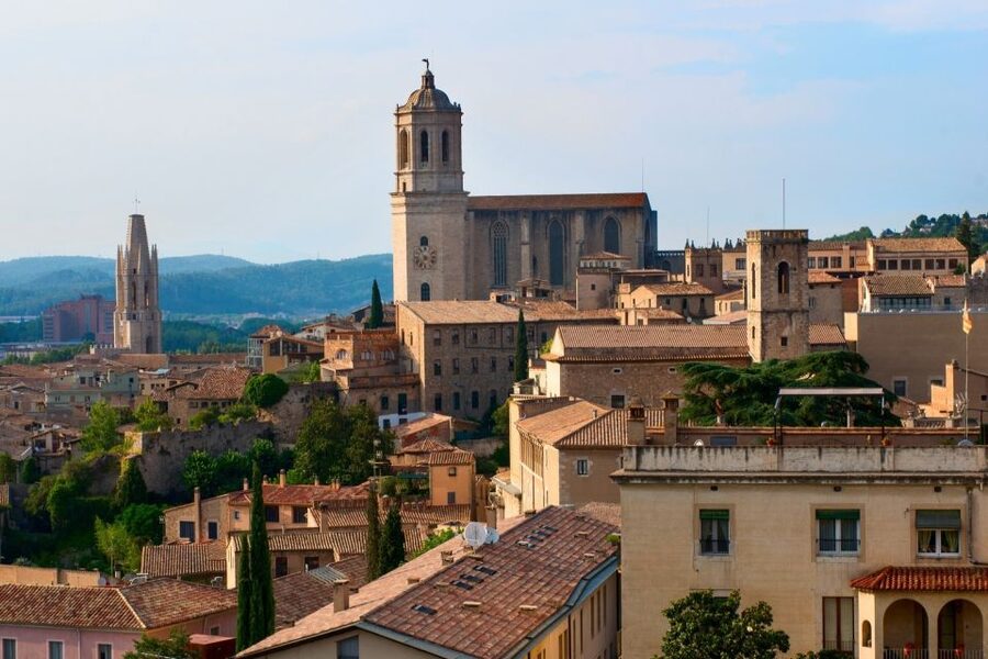From Barcelona: Girona Full day tour - Your First Minutes in Girona: Where the Day Clicks