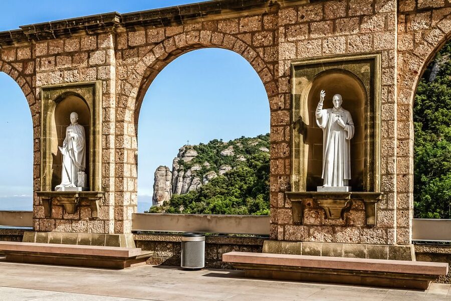 From Barcelona: Montserrat Day Trip with Optional Tickets - Abbey time with a guide: what to notice beyond the obvious