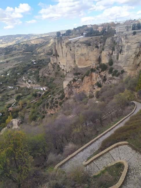 From Benalmadena: Ronda+Setenil de las Bodegas Day Trip - What you should pack for a 10-hour Andalusian day