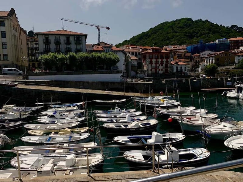 From Bilbao: Gaztelugatxe, Mundaka, and Guernica Tour - Mundaka in the Urdaibai estuary: surfers, seafaring town vibes, and time for lunch