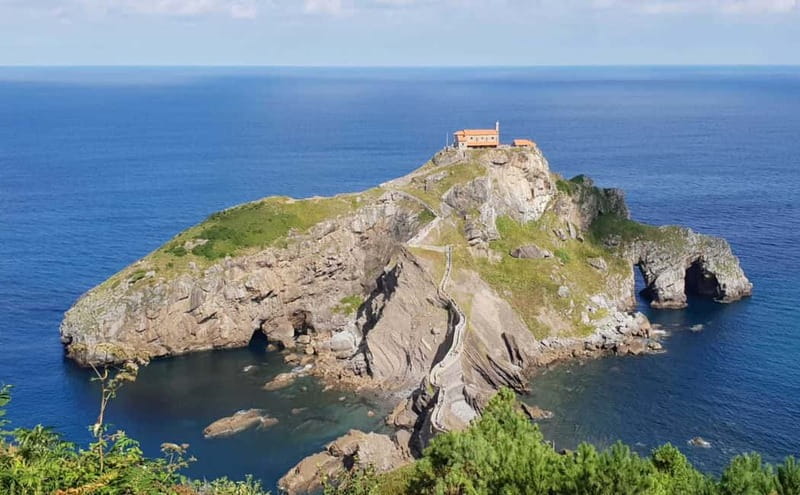 From Bilbao: Gaztelugatxe, Mundaka, and Guernica Tour - Gaztelugatxe: the sea-walled hermitage and 241 steps
