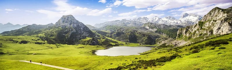 From Cangas de Onis: Covadonga Lakes Guided Day Trip - Covadonga Basilica: local stone, big atmosphere