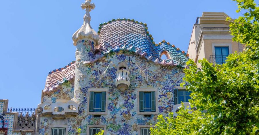 From Costa Brava: Barcelona and Antoni Gaudí's Work Bus Tour - Costa Brava Pickup and the 1-Day Timing Reality
