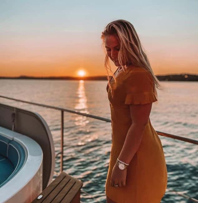 From Denia: Sunset Catamaran Trip - Dénia sunset hits hard at sea: 50 minutes of golden light and the castle silhouette