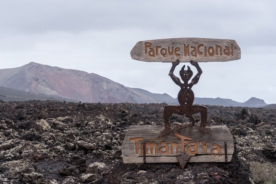 From Fuerteventura: Lanzarote Volcano and Wine Region Tour - La Geria Vineyards and Wine Tasting, Beautiful but Manage Your Expectations
