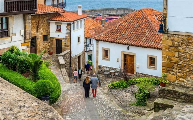 From Gijón: Covadonga Lakes, Cangas de Onís and Lastres - Should you book this Gijón to Covadonga, Cangas de Onís, and Lastres tour?