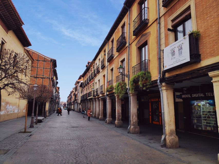 From Madrid: Alcalá de Henares & Cervantes Museum Day Trip - Plaza de los Santos Niños and the Magisterial Cathedral Story