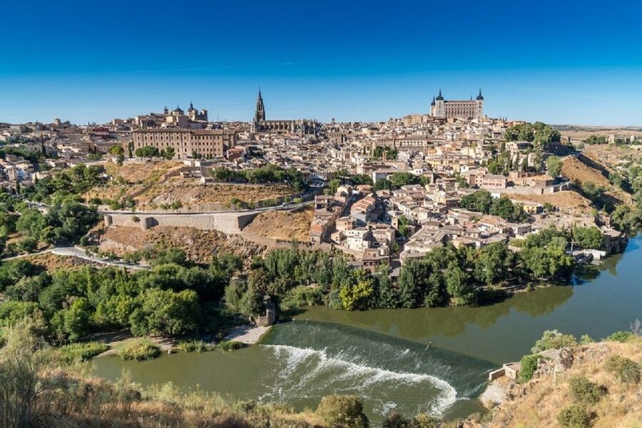 From Madrid: Day-Trip to Segovia, Avila & Toledo - Segovia’s aqueduct and Alcázar: the ticket win you’ll appreciate
