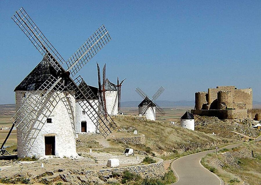 From Madrid: Day trip to Toledo and Don Quixote Windmills - The Gothic cathedral and the Alcázar: what the guided Toledo tour covers