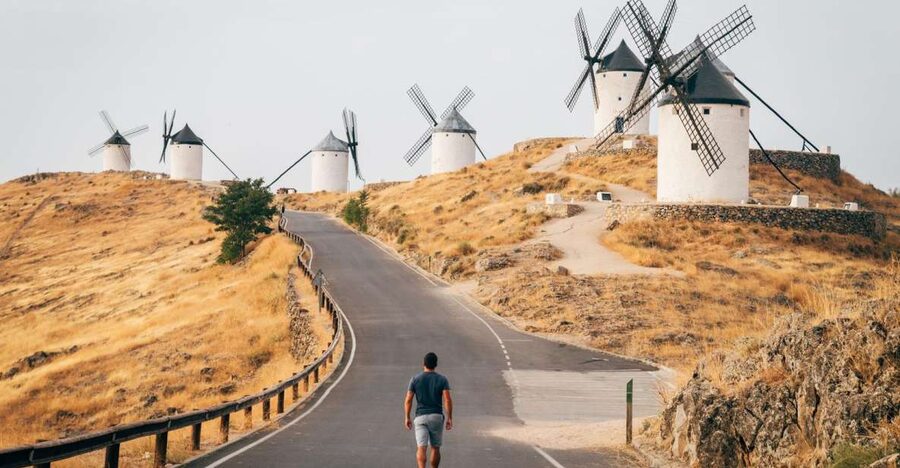 From Madrid: Day trip to Toledo and Don Quixote Windmills - The ride from Madrid to Consuegra: countryside views, real time on the bus