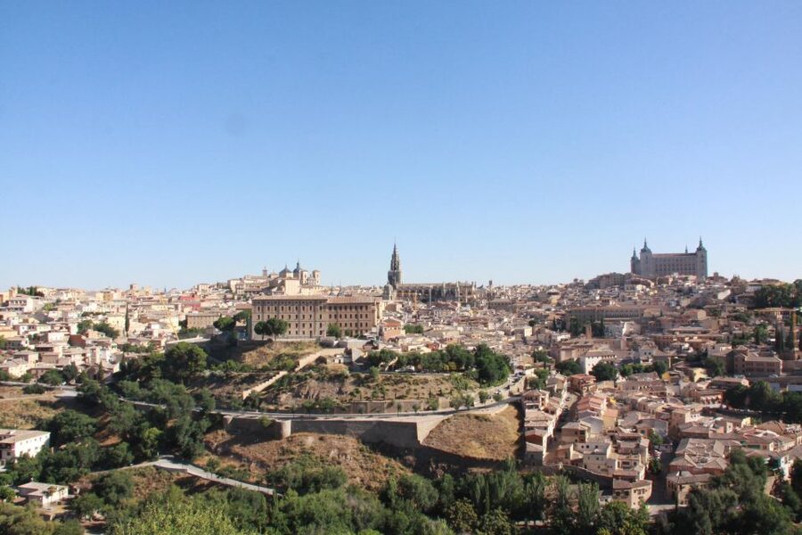From Madrid: Day Trip to Toledo with Local Guide - Meeting Your Guide in Madrid, Then Getting Oriented in Toledo