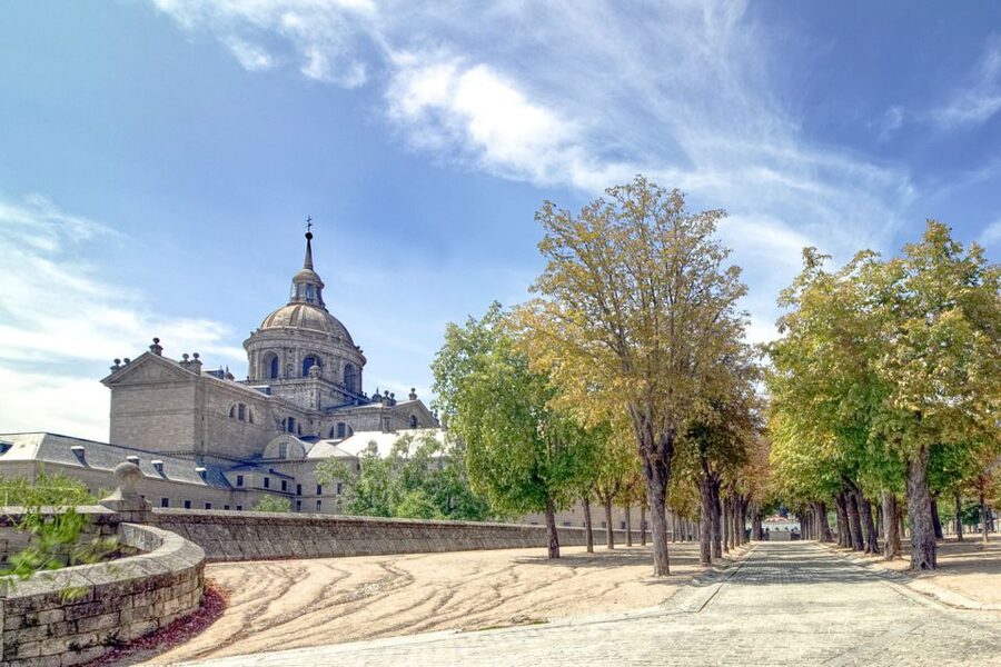 From Madrid: El Escorial and Valley's Basilica Half Day Tour - Cloister of the 4 Evangelists, Philip II’s Palace, and the Royal Pantheon