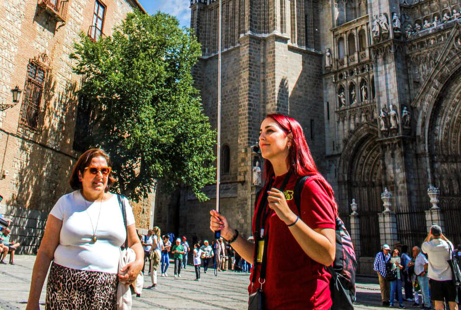 From Madrid: Guided Day Trip to Chinchon, Aranjuez & Toledo - Chinchón: Plaza Mayor First, Guided Walking Next