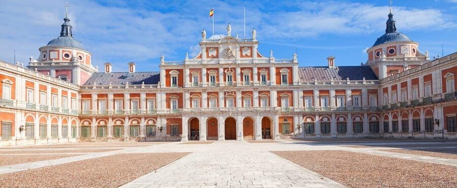 From Madrid: Guided Day Trip to Chinchon, Aranjuez & Toledo - Guides and Group Pace: What the Day Feels Like In Real Life