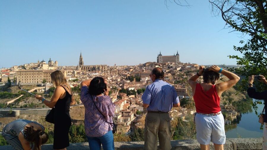 From Madrid: Guided Day Trip to Segovia and Toledo - Segovia First: The Aqueduct, Plaza Mayor, and Santa Maria Cathedral