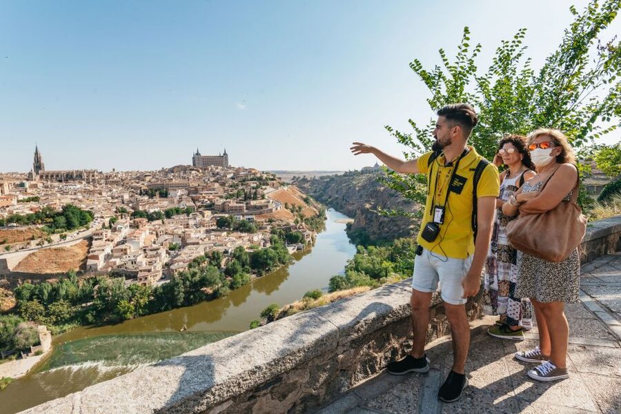 From Madrid: Guided Day Trip to Toledo by Bus - Mirador del Valle: quick views that set the tone