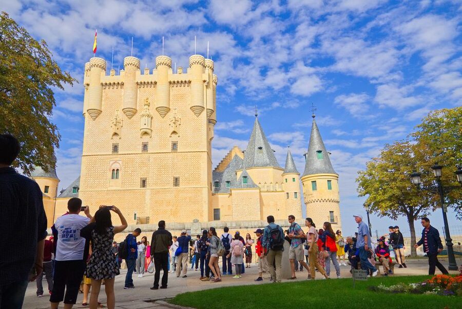 From Madrid: Segovia & Avila Day Trip with Optional Tickets - The Guide Makes or Breaks the Day