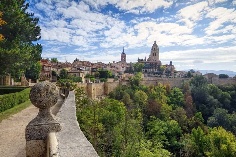 From Madrid: Segovia Guided Afternoon Tour - Getting From Madrid: The Bus Rhythm You Should Plan Around