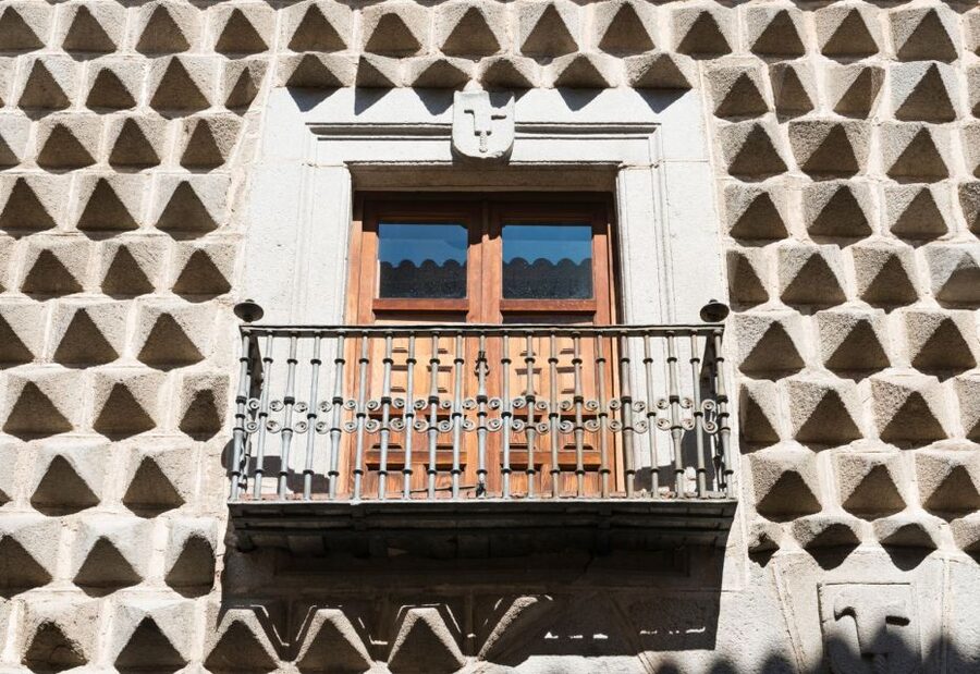 From Madrid: Segovia Tour with Cathedral and Alcazar Entry - Comfort and logistics that affect your enjoyment