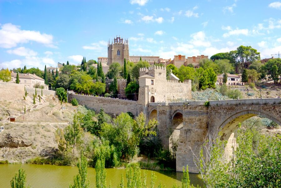 From Madrid: Toledo Guided Day Trip - Lunch and where you fit eating into the timeline