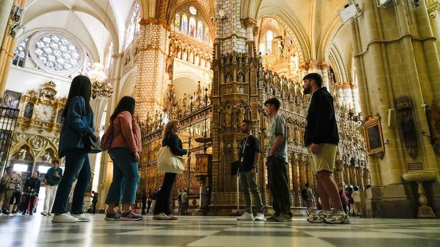 From Madrid: Toledo Guided Tour of All Major Monuments - Getting From Madrid to Toledo: the Coach Ride and the First Walk