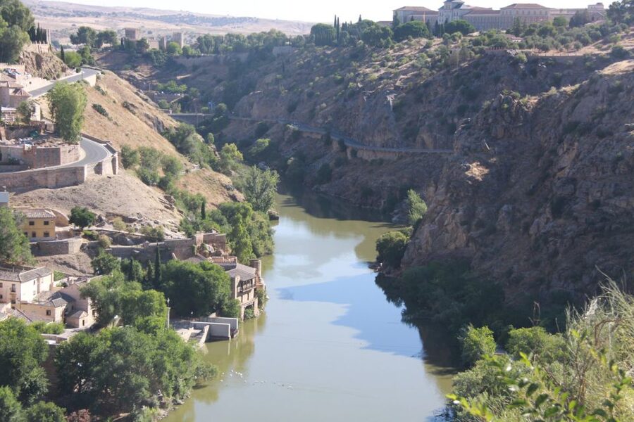 From Madrid: Toledo & Jewish Quarter Half-Day Tour - Plaza de Zocodover and Plaza del Ayuntamiento, where the story begins