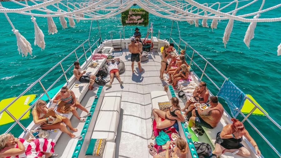 From Magaluf: Palma Bay Sightseeing Cruise with Live Music - Palma Bay From the Water: Cathedral, Port, and Marivent Views