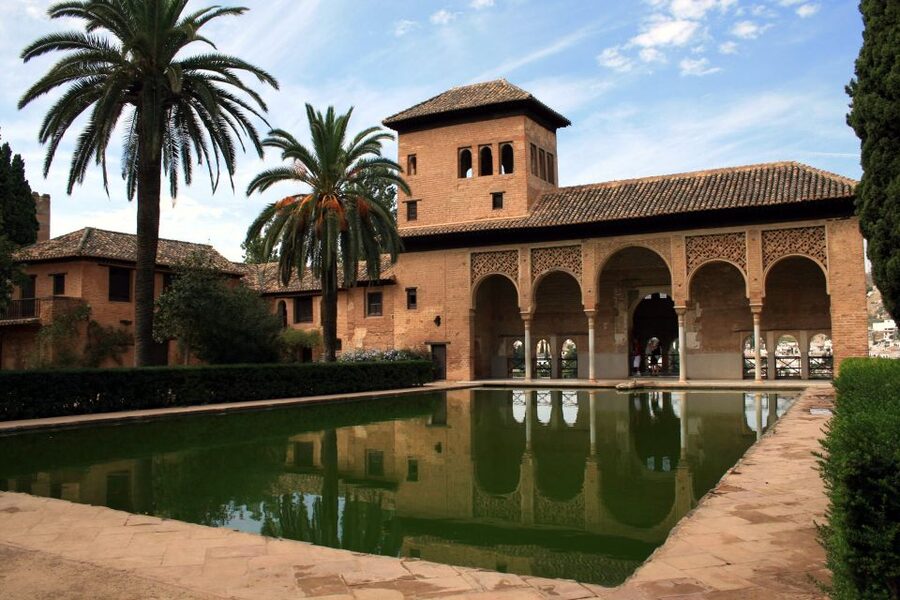 From Malaga: Alhambra Guided Tour with Entry Tickets - Nasrid Palaces: the opulent core, depending on your option