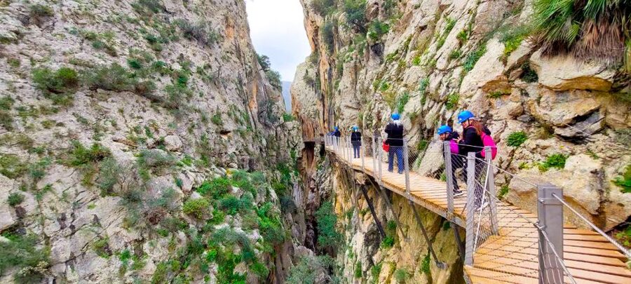 From Málaga: Caminito del Rey Guided Day Trip - The guide part, English and German storytelling before the first step