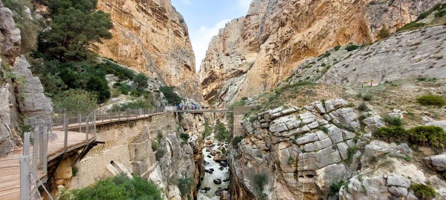 From Málaga: Caminito del Rey Guided Day Trip - Pickup in Málaga at Av. de Andalucía 10 or 12, and the drive you don’t have to plan