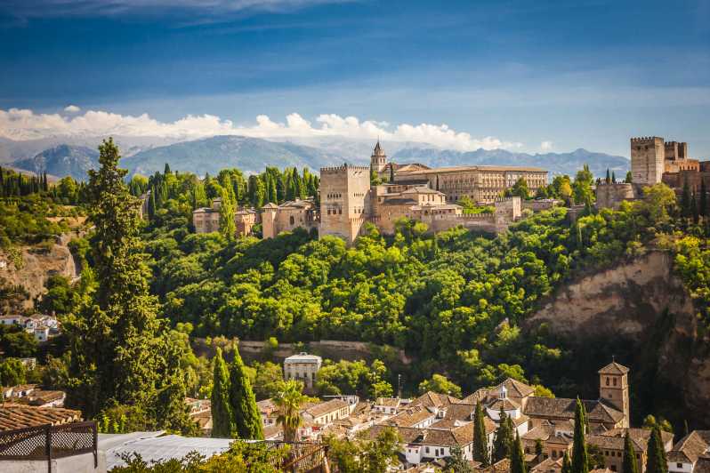 From Malaga: Day Trip to Alhambra by Bus with Entry Tickets - Key takeaways before you go