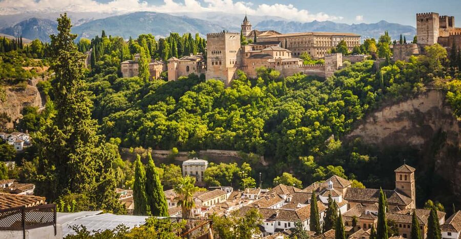 From Malaga: Day Trip to Alhambra by Bus with Entry Tickets - Pickup at Hotel Vincci Selección Posada del Patio, and what the fixed schedule means