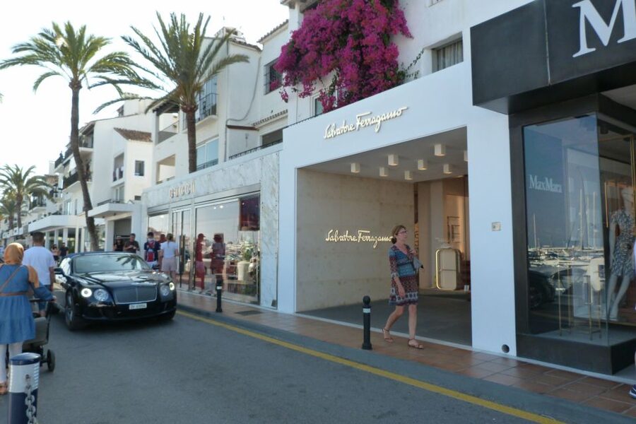 From Malaga or Costa del Sol: Mijas, Marbella & Puerto Banus - Timing and logistics: how to make a packed day feel manageable