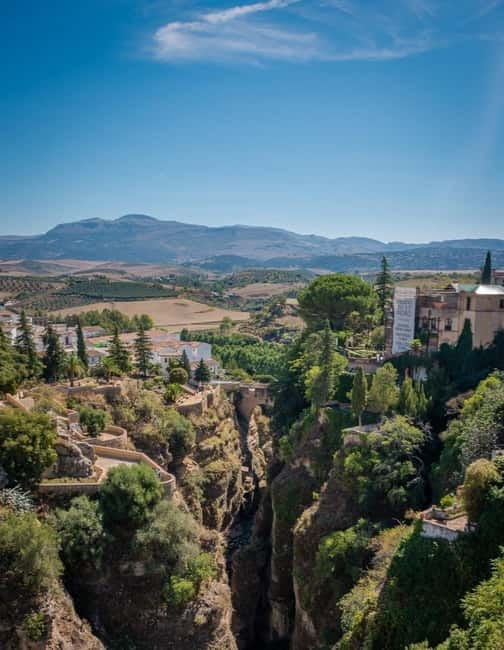 From Malaga: Ronda & Setenil de las Bodegas Day Trip - Comfort and logistics: the long day and the walking reality