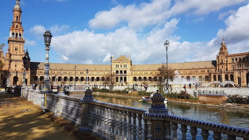 From Malaga: Seville Day Trip with Real Alcázar Tickets - Panoramic views first, so your later walk makes sense