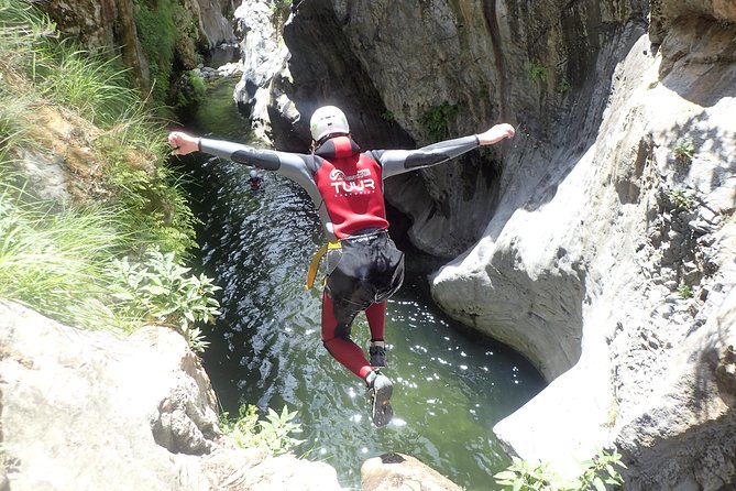 From Marbella: Canyoning Tour in Guadalmina Canyon - Gear that keeps you warm and safe on wet rock