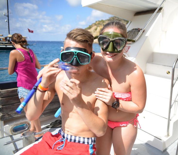 From Paguera: Dolphin Watching Cruise in a Glass-Bottom Boat - The coastline leg: Santa Ponsa to the southwest and back
