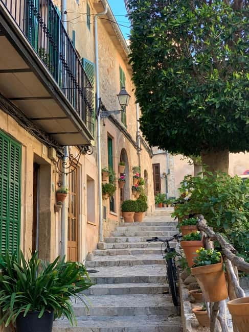From Palma: Valldemossa Tour and Mountain Viewpoint Hike - From Palma to Valldemossa: why this tour is the easy win