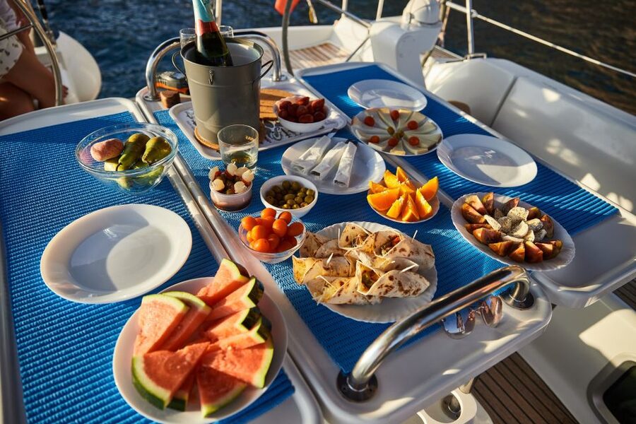 From Puerto de Mogán: Sailboat Trip with Food and Drinks - Who this sail trip is best for (and who should skip it)