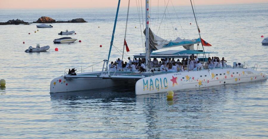 From Roses: Sunset Catamaran Cruise - Boarding and Life on a Fully Equipped Catamaran