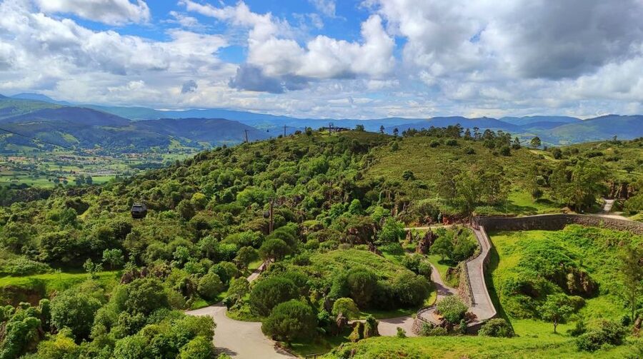 From Santander: Cabarceno Natural Park Half-Day Trip - Raptors exhibitions: a bonus when weather cooperates