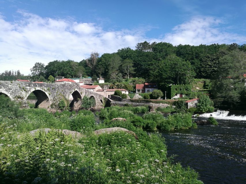 From Santiago: Tour To Finisterre, Muxia & Costa da Morte - Carnota hórreo: a rural Galicia stop that adds real context