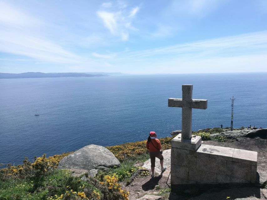 From Santiago: Tour To Finisterre, Muxia & Costa da Morte - Morning pickup in Santiago: easy start, then out into the real Galicia