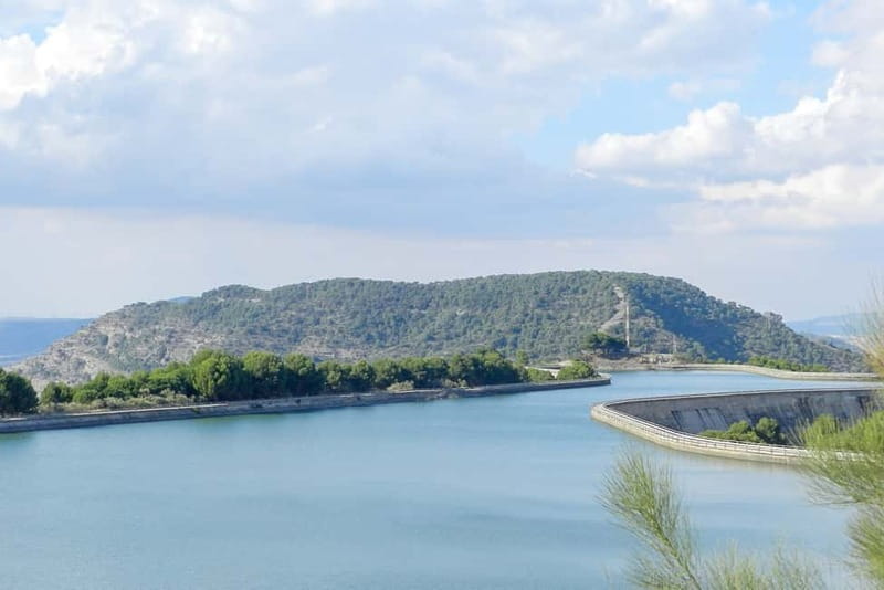 From Seville: Caminito del Rey Hike Day Trip - Lunch at the local bar: why planning your food is smart