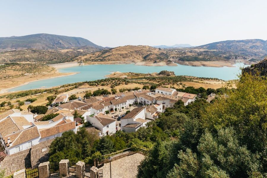 From Seville: Pueblos Blancos and Ronda Full-Day Trip - From Seville Pickup to the First Switchbacks