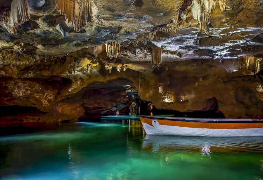 From Valencia: Boat Tour to the Cueva de Sant Josep + Entrance Included + Guide - The main event: your underground boat ride through limestone galleries