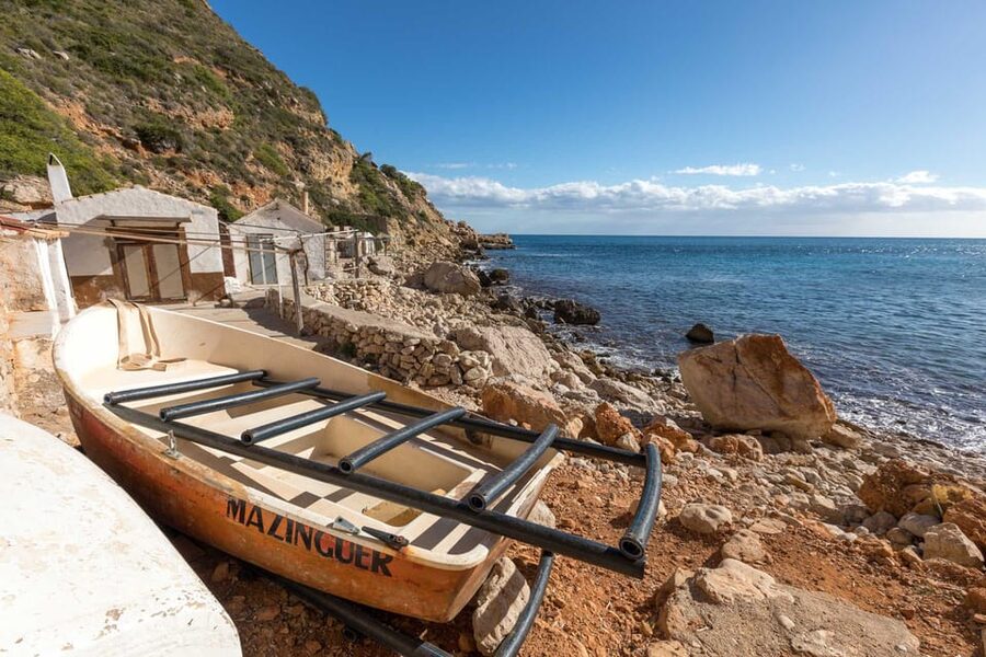 From Valencia: Cala del Moraig Hiking & Beach Trip - Cala del Moraig: Where the Water Looks Like a Filter