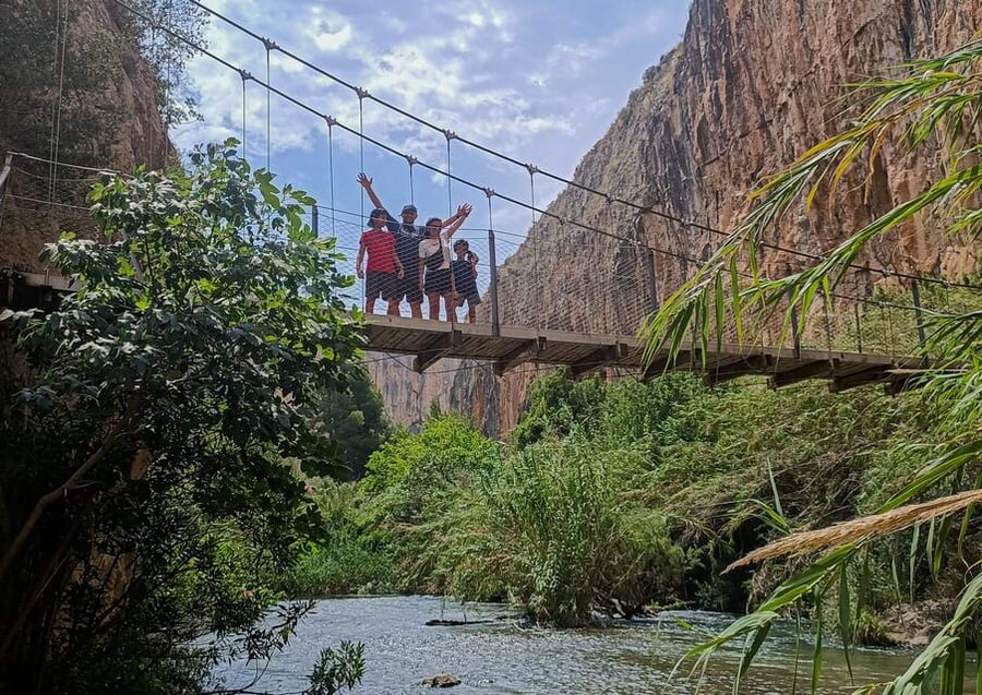 From Valencia: Chulilla, Turia Canyon, Hanging bridges... - What makes the hanging bridges the headline