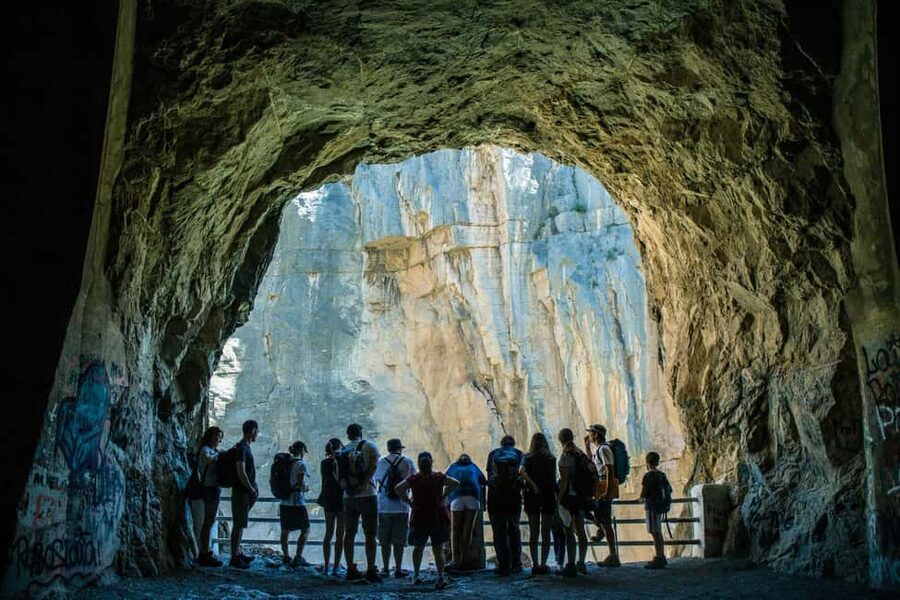 From Valencia: Full Day Tour to Montanejos & Thermal Pools - Fuente de los Baños: how the thermal pools really feel